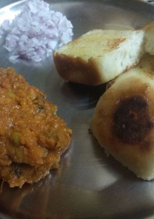 A picture of Pav bhaji.