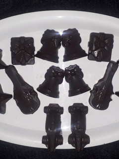 होममेड चाॅकलेट (homemade chocolate recipe in marathi) रेसिपी चे मुख्य फोटो