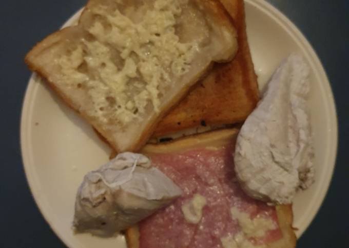 How to Make Super Quick Homemade Two Cheese wafer Ham an Chicken toasties