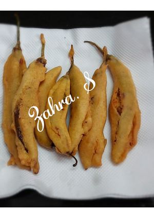 A picture of Mirchi bhajiya.