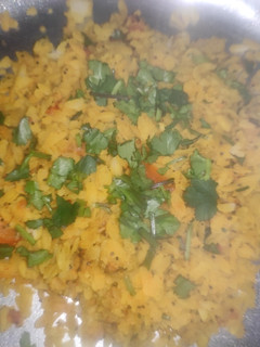पोहा (poha recipe in Hindi) रेसिपी मुख्य फोटो