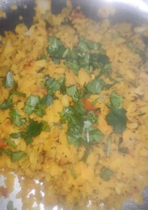 पोहा (poha recipe in Hindi) रेसिपी मुख्य फोटो