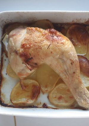 Foto principal de Pollo asado con patatas panaderas 3º