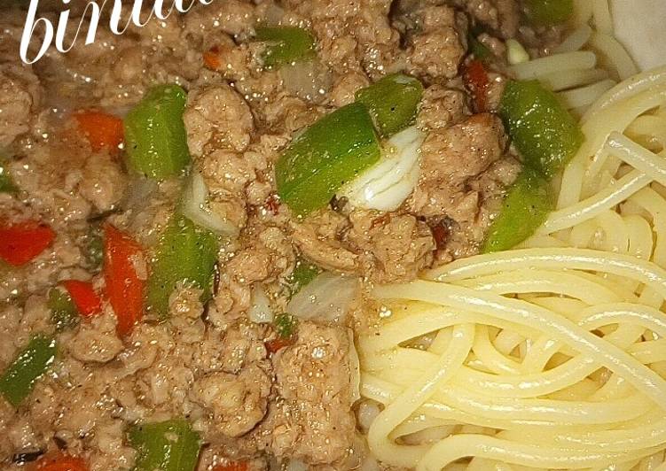 Spaghetti and minced meat sauce