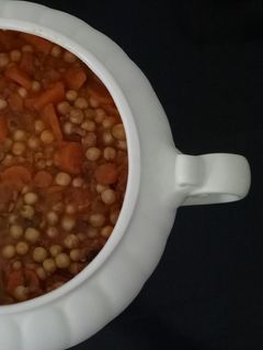 A picture of Lebanese Style Green Peas with Tomato Sauce (Bazalla).