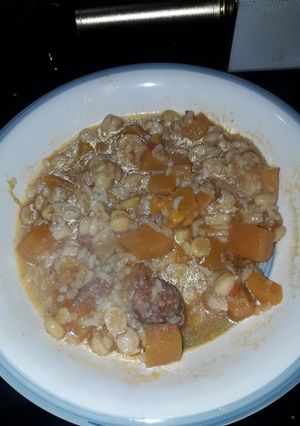 Una foto de Garbanzos con longaniza