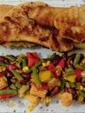Filetes de pollo empanados con salteado mexicano