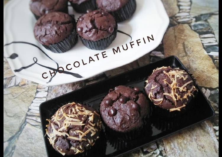 Chocolate custard muffin