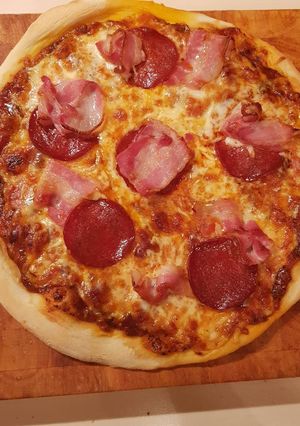 Pizza házilag recept fotója