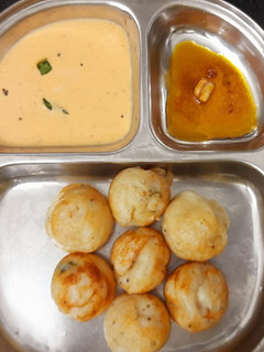 சோளப் பணியாரம் (Sola paniyaram recipe in tamil) செய்முறை முக்கிய புகைப்படம்