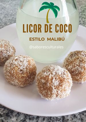 Una foto de 🏝Licor de 🥥 estilo Malibú y trufas