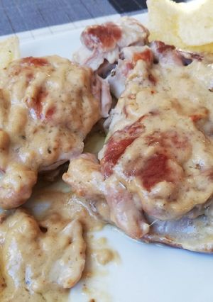 Una foto de Muslos de pollo deshuesados a la mostaza