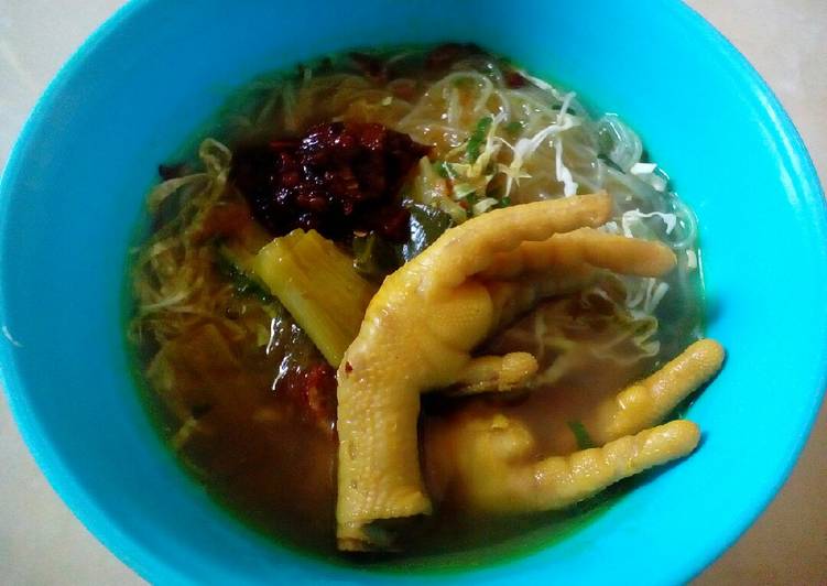 Langkah Mudah untuk Menyiapkan Soto ceker ayam Anti Gagal
