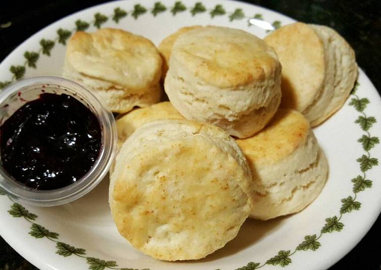 Steps to Make Perfect Biscuit with blueberry jam