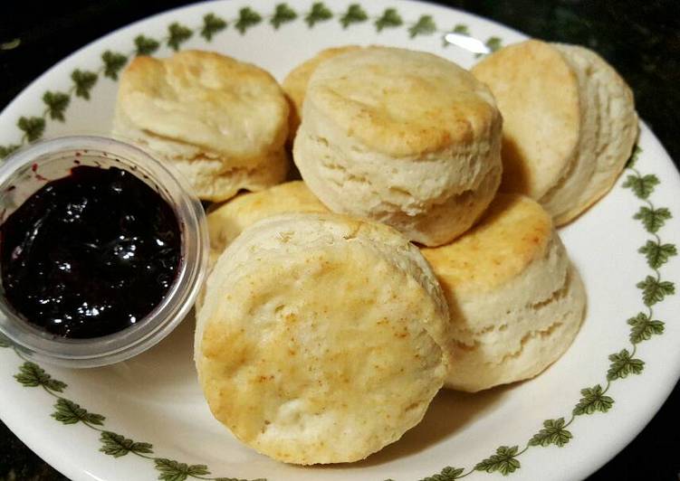 Recipe of Perfect Biscuit with blueberry jam