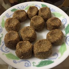 A picture of Oats And Sesame Seeds Ladoo.