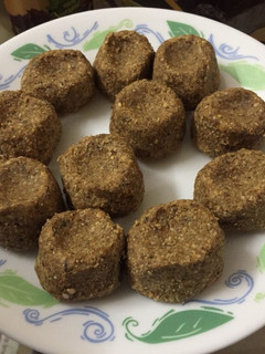 A picture of Oats And Sesame Seeds Ladoo.