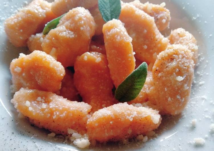 Gnocchi di zucca con burro e salvia
