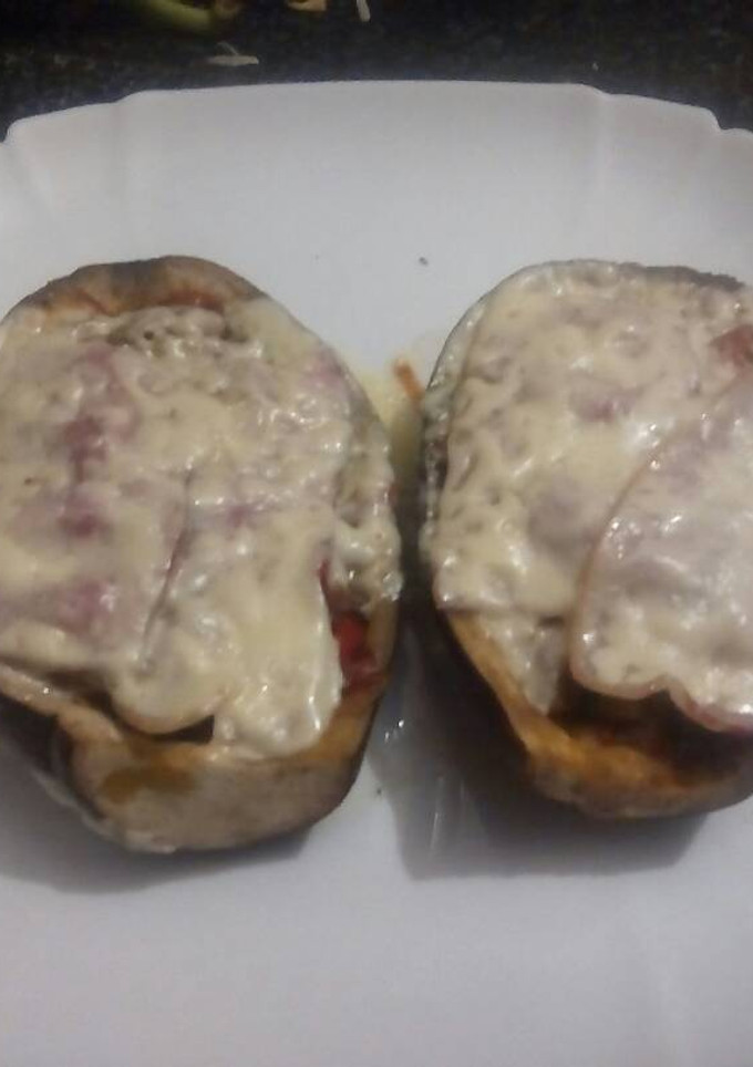 Una foto de Berenjenas rellenas de verdura y beicon al microondas