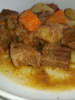 Una foto de Carne con papas