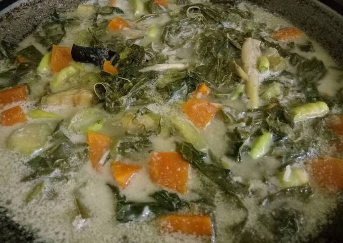 Daun singkong & labu kuning santan