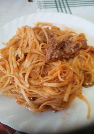 Una foto de Cintas de Morrón con salsa boloñesa a mi manera 🌶