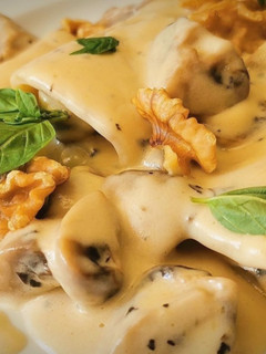 Una foto de Paccheri a la crema de Gorgonzola con Champiñones