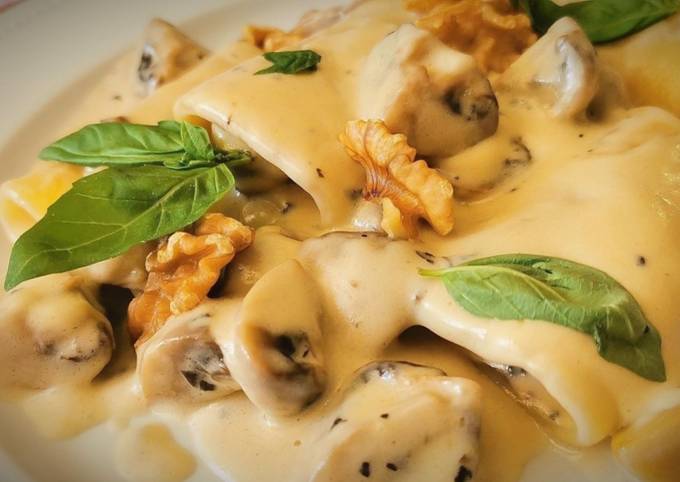 Paccheri a la crema de Gorgonzola con Champiñones Receta de josevillalta-  Cookpad