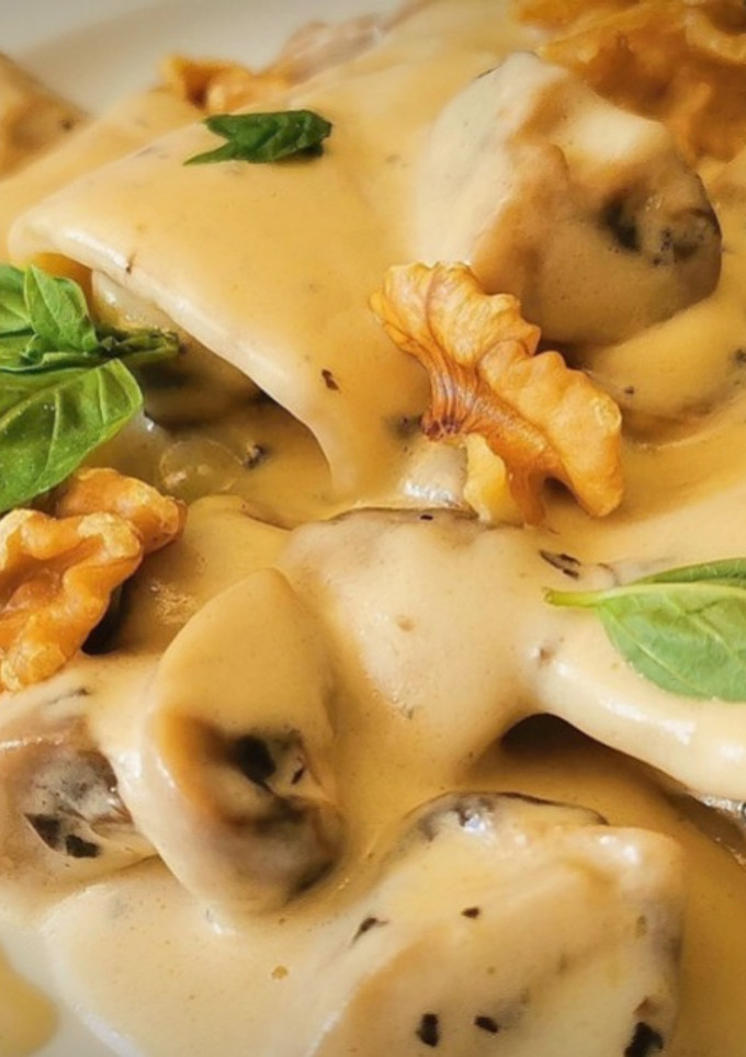 Una foto de Paccheri a la crema de Gorgonzola con Champiñones