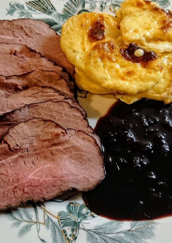 Svéd 🇸🇪 Klasszikus 12 órán át sült marha fűszeres pácban recept fotója