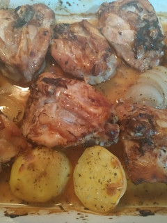 Una foto de Pollo con especias y oporto