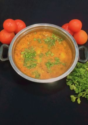 आलू,टमाटर और मूगोडे की रसीली सब्जी(aloo tamater aur moogode ki rasili sabji recipe in hindi) रेसिपी मुख्य फोटो