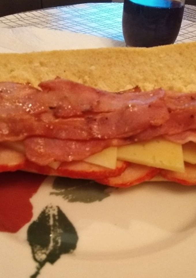 Una foto de 🥖 Bocadillo de lomo y bacon