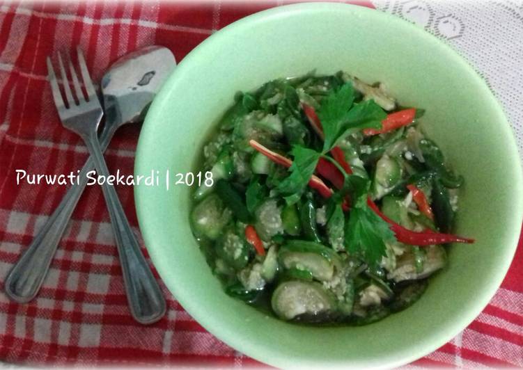 Oseng - oseng terong hijau bulat saus tiram.