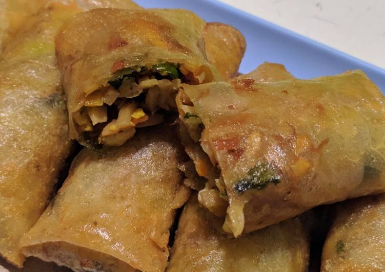 Lumpia isi rebung dan wortel