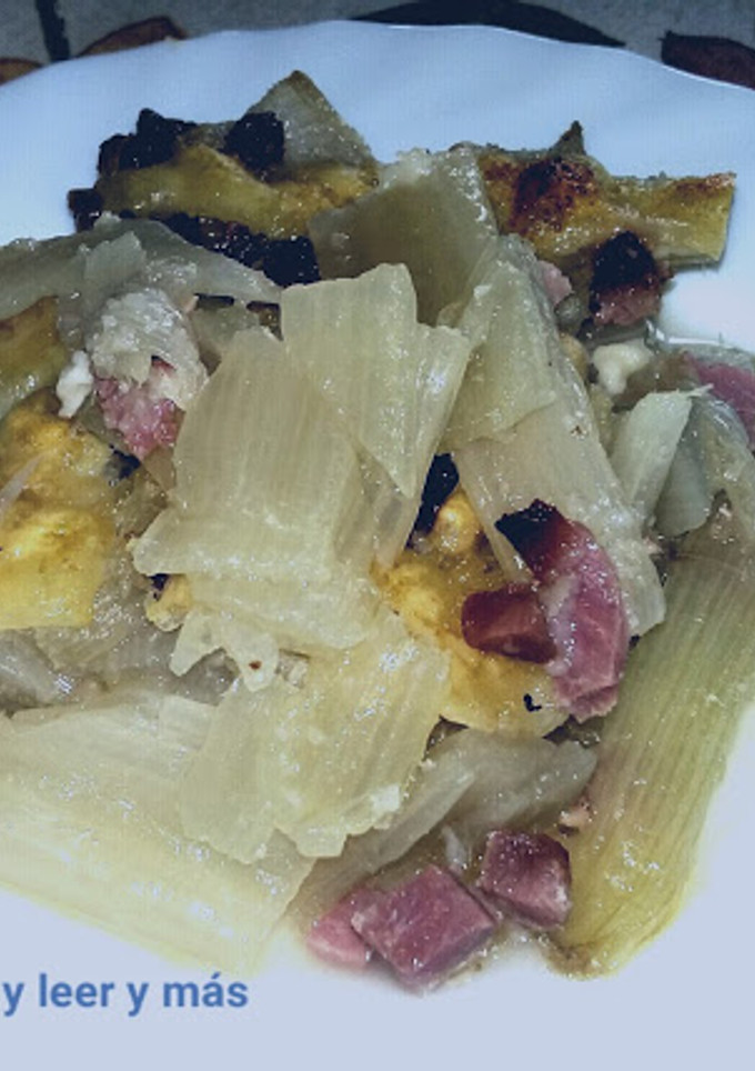Una foto de Pencas horneadas con jamón y queso al modo antiguo