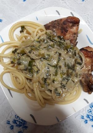 Una foto de Fetuccini con salsa de verdeo