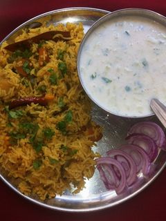 મિક્સ વેજ પુલાવ (Mix Veg Pulao Recipe In Gujarati) રેસીપી મુખ્ય ફોટો