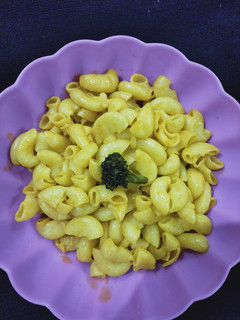 A picture of Macaroni.