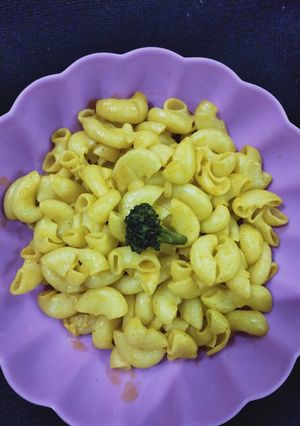 A picture of Macaroni.