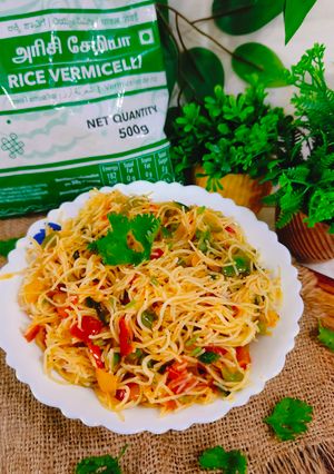 राइस वर्मिसेली(rice vermicelli recipe in Hindi) रेसिपी मुख्य फोटो