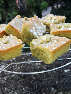 Una foto de Brownie de pistachos