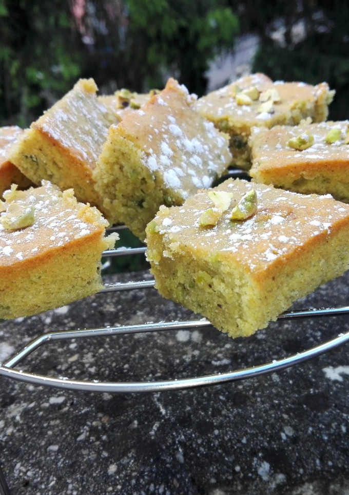 Una foto de Brownie de pistachos
