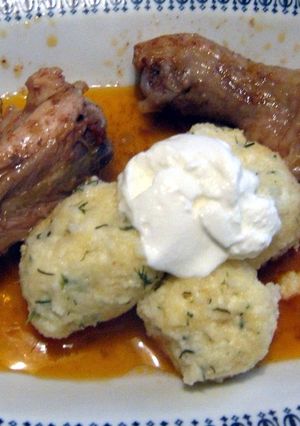 Csirkepörkölt kapros túrógombóccal recept fotója