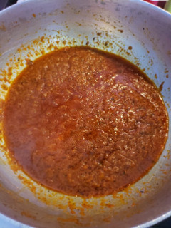 A picture of Curry for all gravy dishes.
