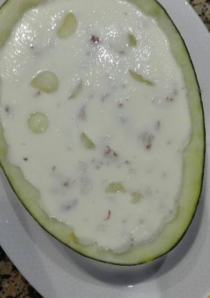 Una foto de Sopa de melón con jamón iberico