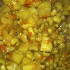 A picture of Yam and beans porridge.