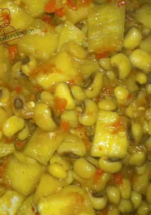 A picture of Yam and beans porridge.