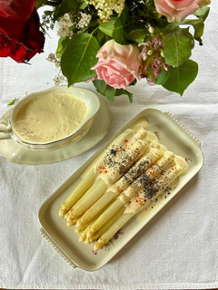Una foto de Espárragos blancos con mayonesa casera