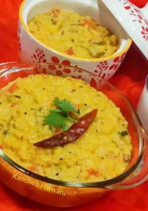 मसाला खिचड़ी(Masala khichdi recipe in Hindi) रेसिपी मुख्य फोटो